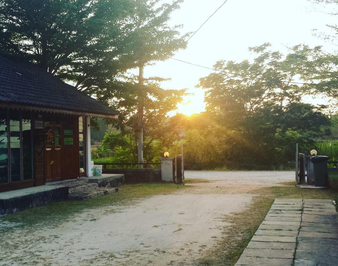 Tanabendang Banglos Pantai Cenang  Exterior photo